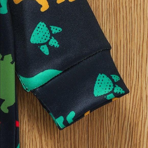 NWOTBaby Dinosaur Print Snap Front Hood.                 Size:6-12 M Color:Multi - Picture 5 of 8